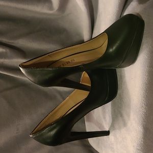 Classy black platform pumps